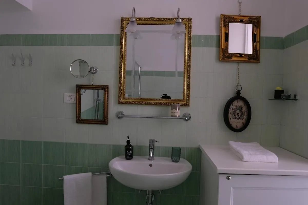 רומא In The District Of Dolce Vita Di Fellini 0*,  איטליה